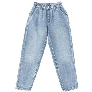 BDG Pull-On High-Waisted Mom Jean – Light Wash